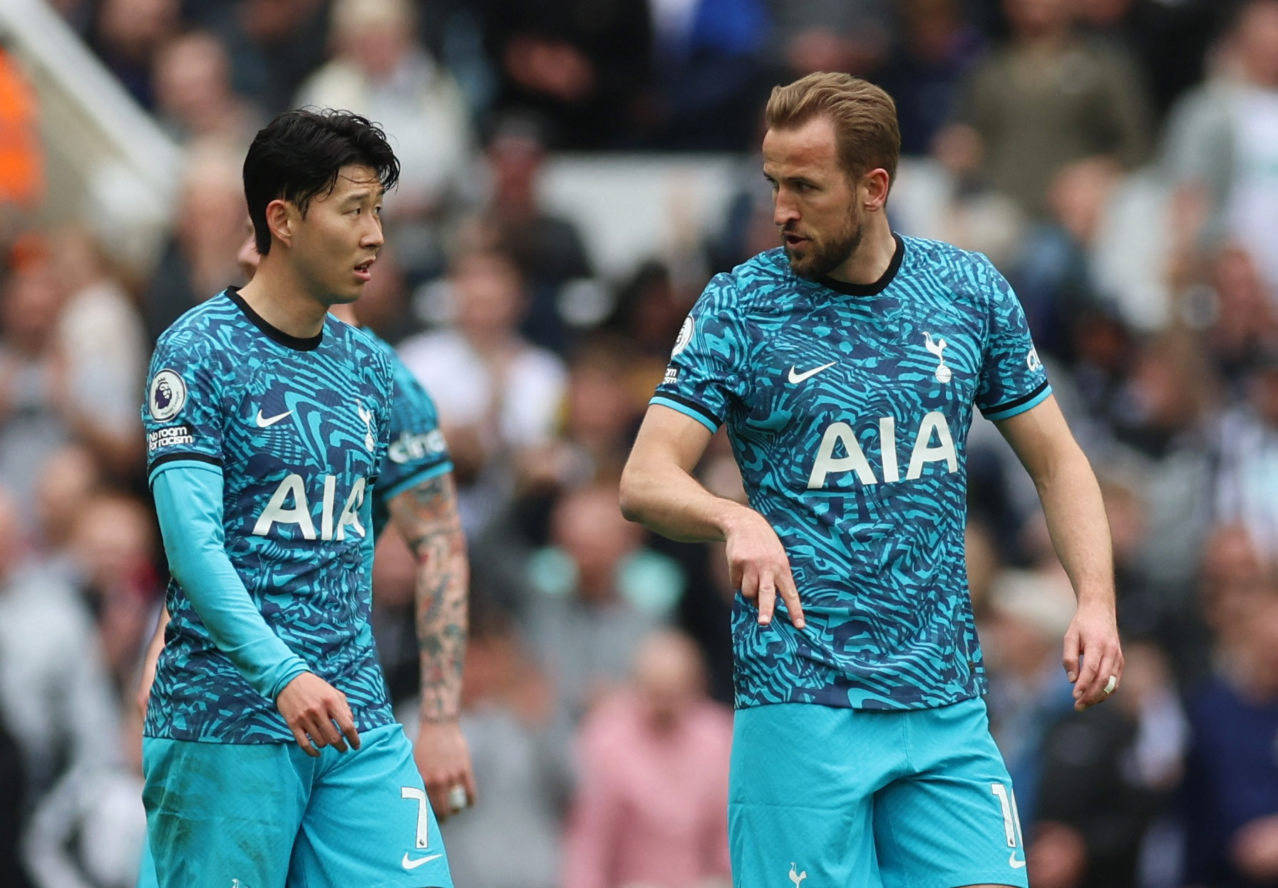 爱游戏网站入口北京首钢迎荷甲关键赛，冲刺阶段远射贴柱，更衣室稳定，年轻球员得到机会的简单介绍